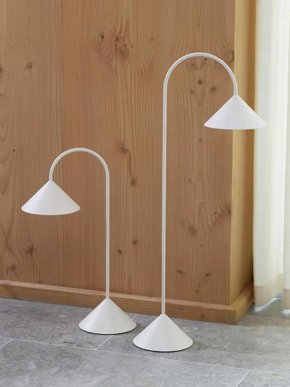 Mobiele outdoor LED tafellamp Grasp, dimbaar^Frandsen New