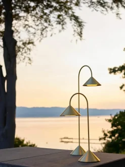 Mobiele outdoor LED tafellamp Grasp, dimbaar^Frandsen Hot