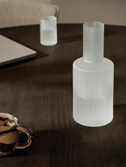Mondgeblazen karaf Ripple met groefreliëf, 1 L^ferm LIVING Sale