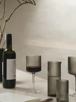 Mondgeblazen rode wijnglazen Ripple met groefreliëf, 2 stuks^ferm LIVING Best