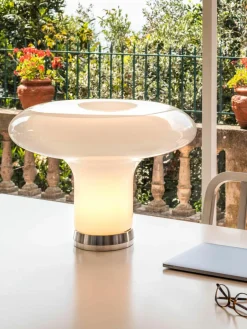 Mondgeblazen tafellamp Lesbo^Artemide Online