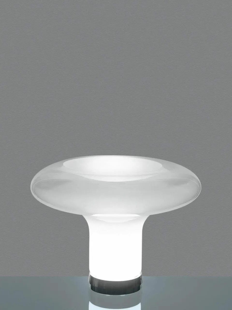 Mondgeblazen tafellamp Lesbo^Artemide Online