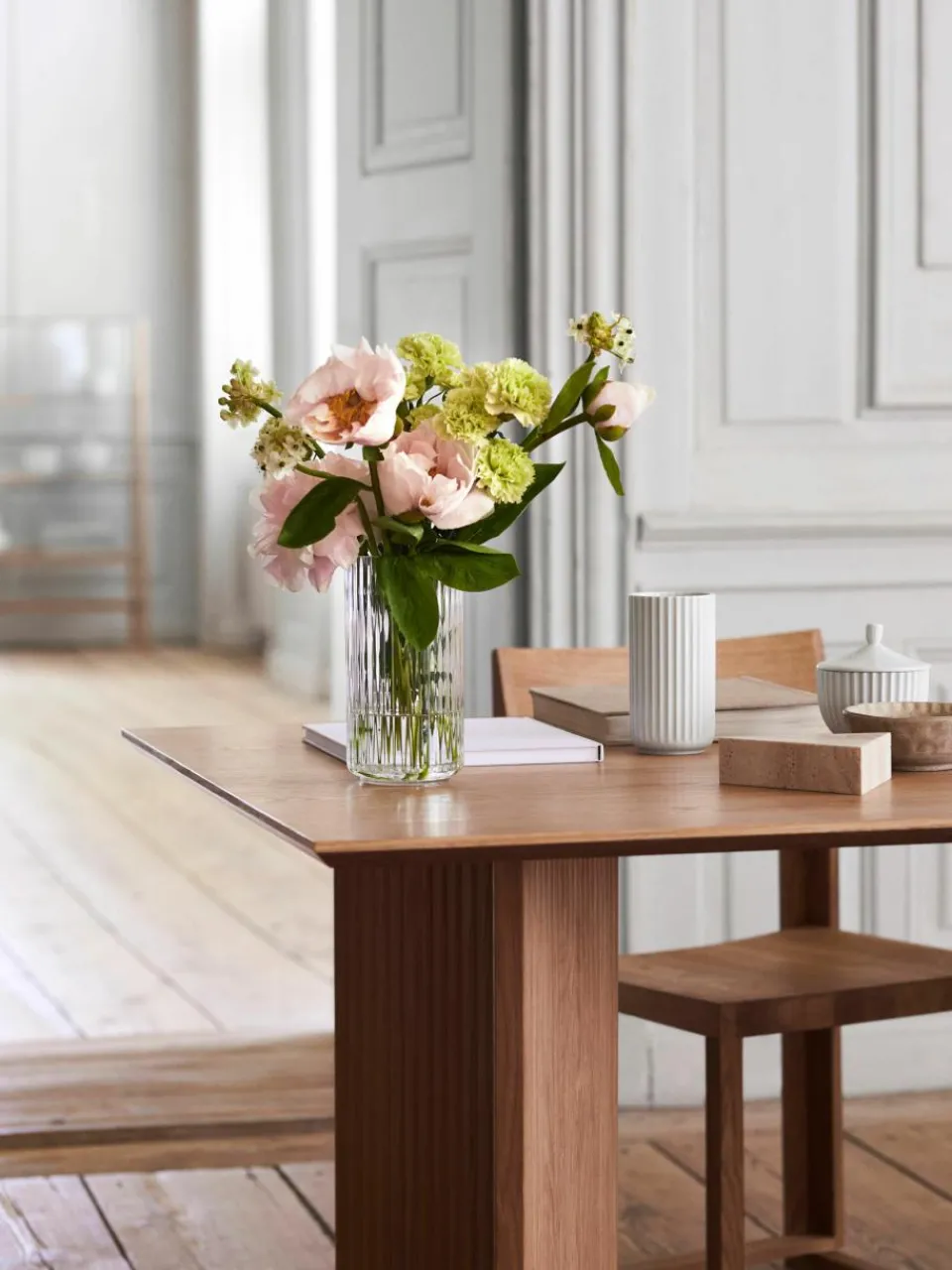 Mondgeblazen vaas Lyngby, H 21 cm^Lyngby Porcelaen Sale