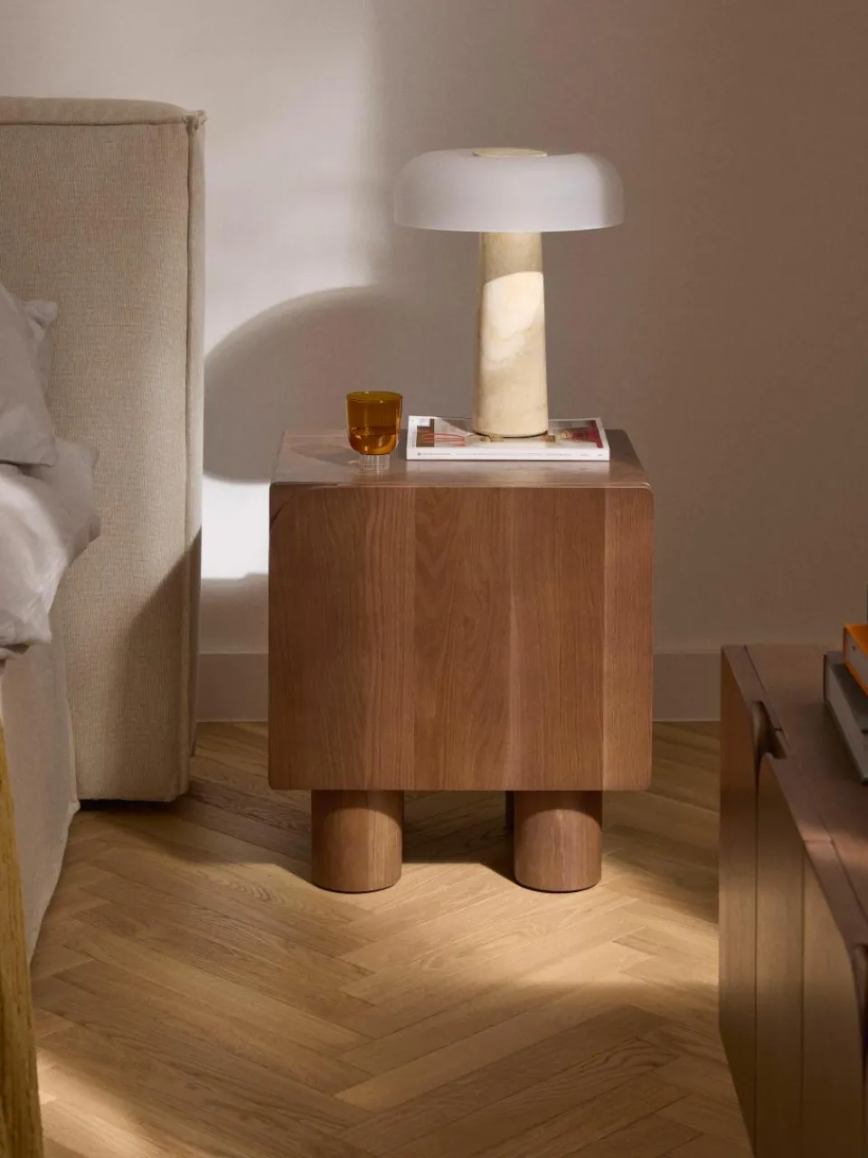 Nachtkastje Cadi van eikenhout^Westwing Collection Outlet