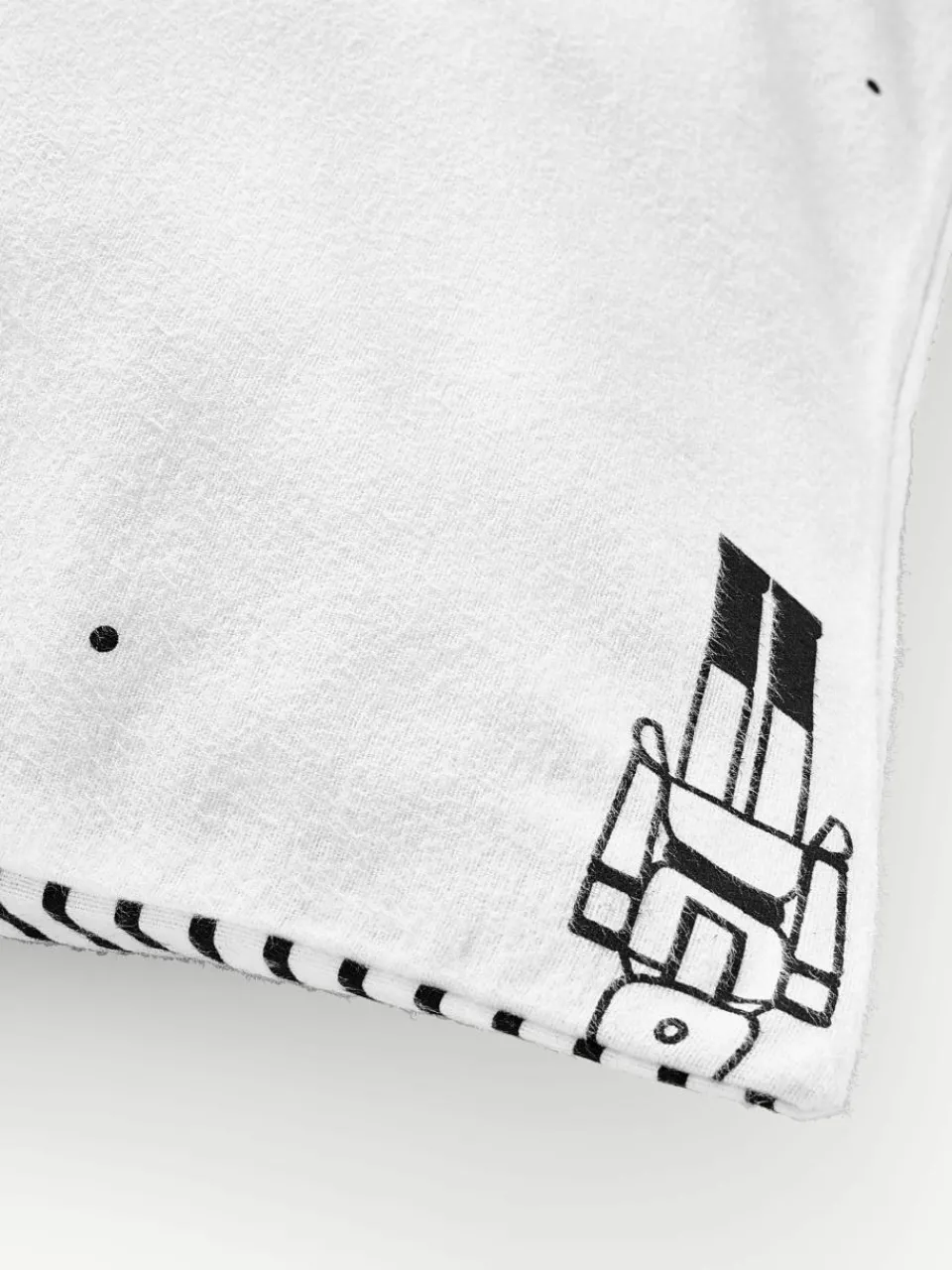 Omkeerbare flanellen kussenhoes Noan met notenkrakermotief^Westwing Collection Outlet