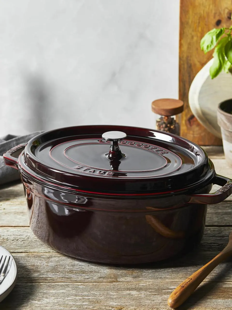 Ovale braadpan La Cocotte uit gietijzer^Staub Hot