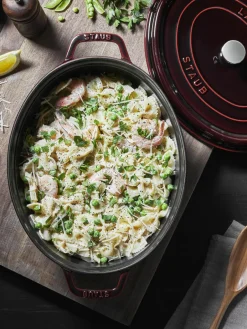 Ovale braadpan La Cocotte uit gietijzer^Staub Hot