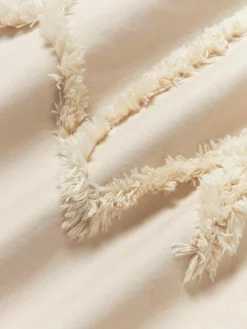 Perkalkatoenen kussenhoes Madeline met getufte decoratie^Westwing Collection Online