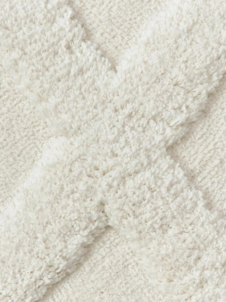 Pluizig hoogpolig vloerkleed Magda met verhoogde hoog-laag structuur^Westwing Collection Online