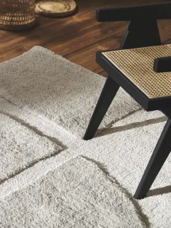Pluizig hoogpolig vloerkleed Jade met een verhoogde hoog-laag structuur^Westwing Collection Outlet