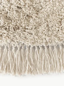 Pluizig rond hoogpolig vloerkleed Dreamy met franjes^Westwing Collection New