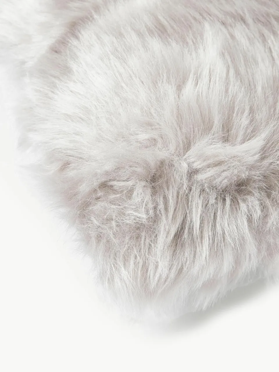 Pluizige kussenhoes van imitatievacht Mathilde, glad^Westwing Collection Outlet