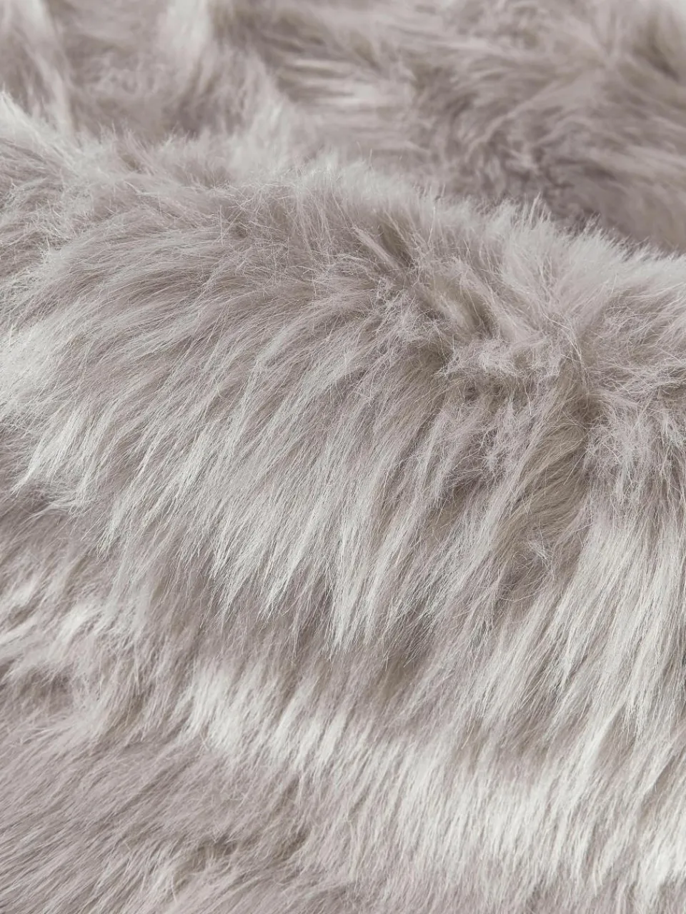 Pluizige kussenhoes van imitatievacht Mathilde, glad^Westwing Collection Outlet