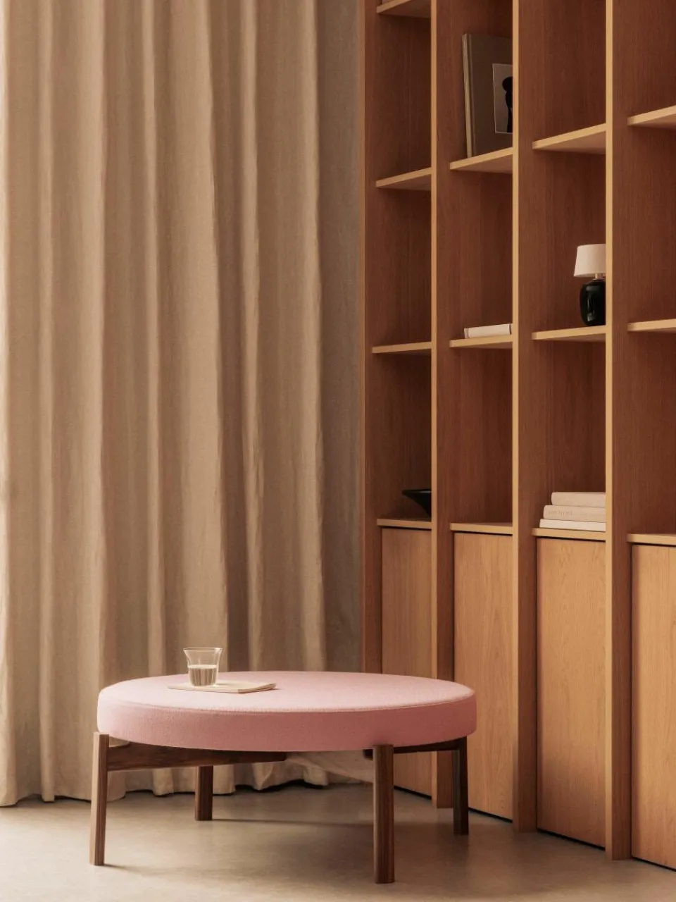 Poef Passage van walnoothout^Audo Copenhagen Outlet