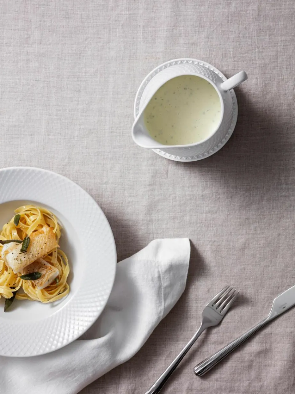 Porseleinen sauspot Rhombe met schotel^Lyngby Porcelaen Online