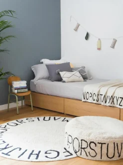 Rond kindervloerkleed ABC met lettermotief^Lorena Canals Fashion