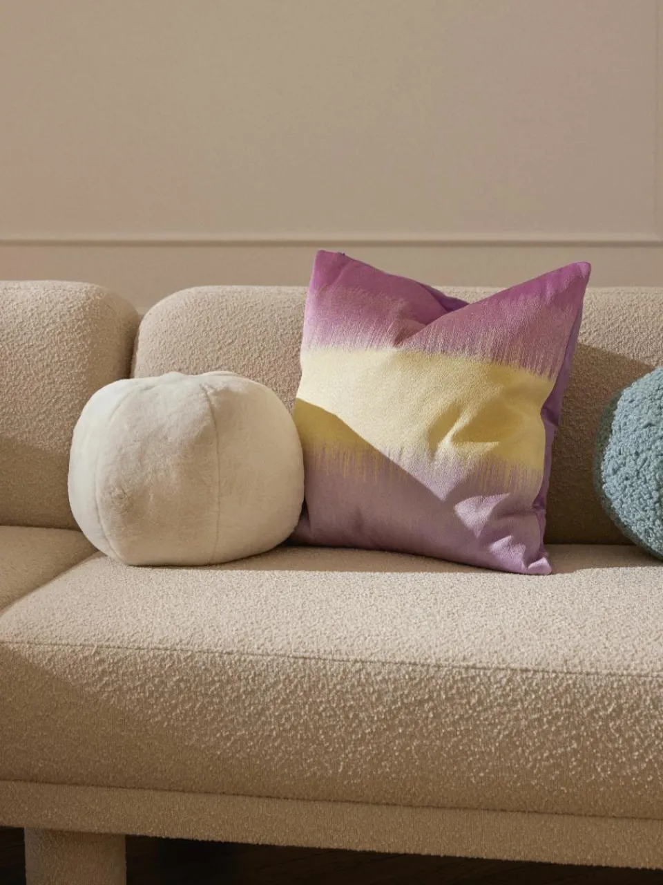 Rond sierkussen van imitatiebont Ginny^Westwing Collection New