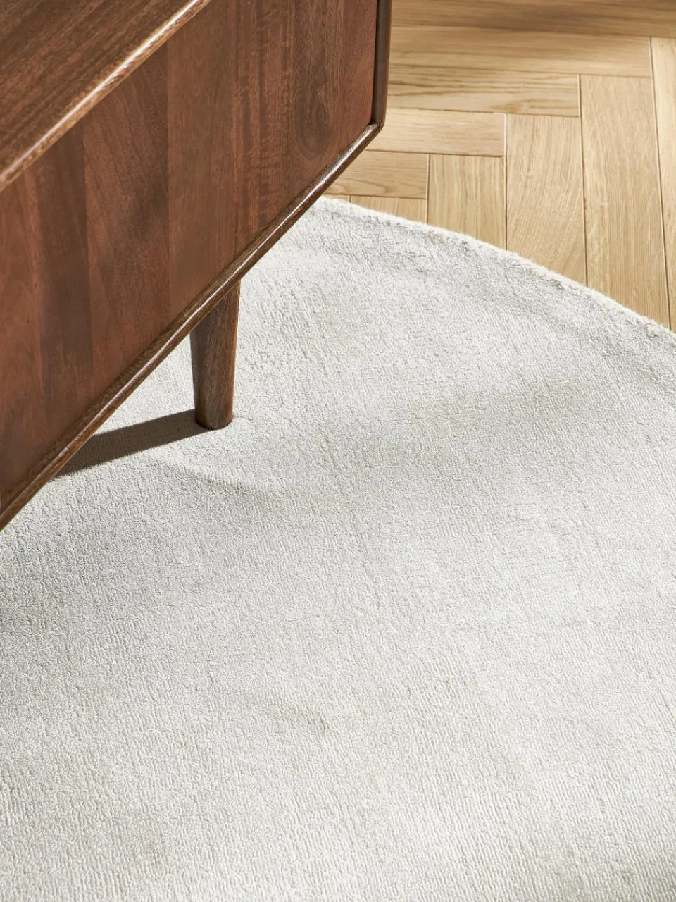 Rond viscose vloerkleed Jane, handgeweven^Westwing Collection Online