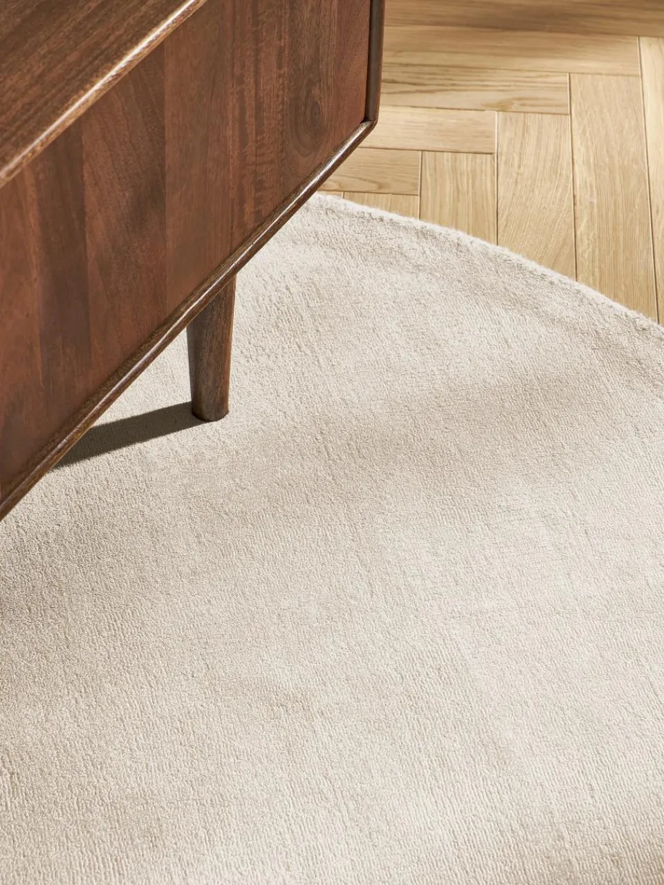 Rond viscose vloerkleed Jane, handgeweven^Westwing Collection Fashion