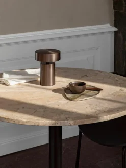 Ronde eettafel Harbour van zandsteen, Ø 105 cm^Audo Copenhagen Fashion