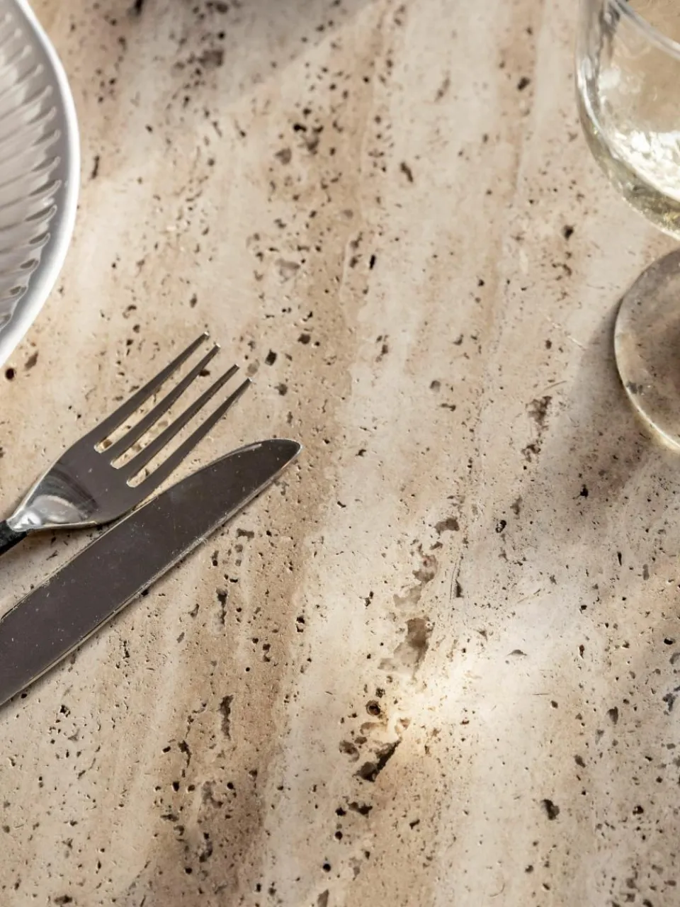 Ronde eettafel Sculpt met travertijn tafelblad, Ø 110 cm^Westwing Sale