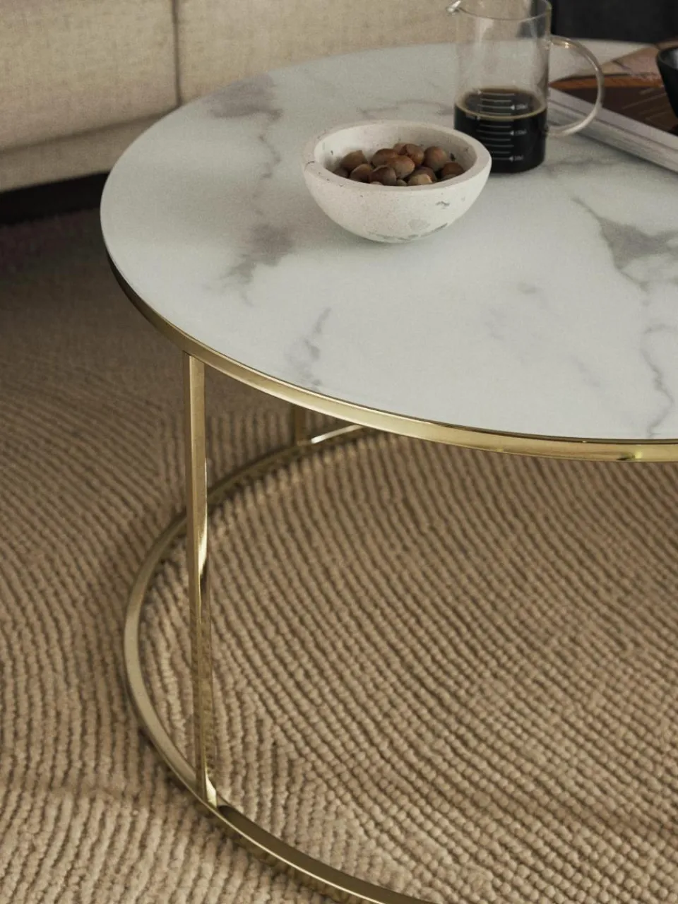 Ronde salontafel Antigua met glazen tafelblad in marmerlook^Westwing Collection New