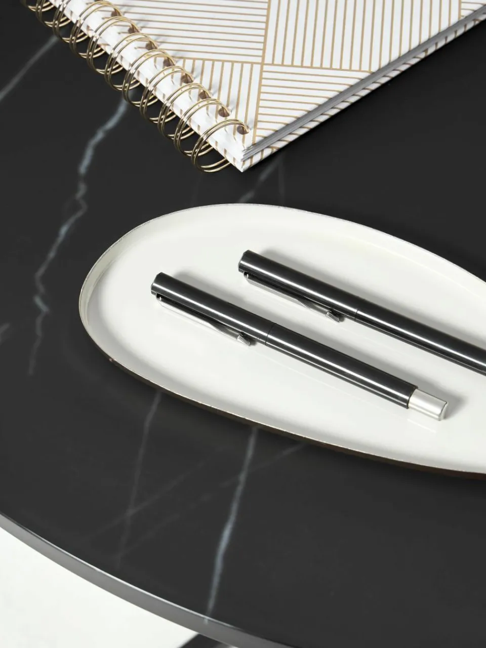 Ronde salontafel Antigua met glazen tafelblad in marmerlook^Westwing Collection Discount