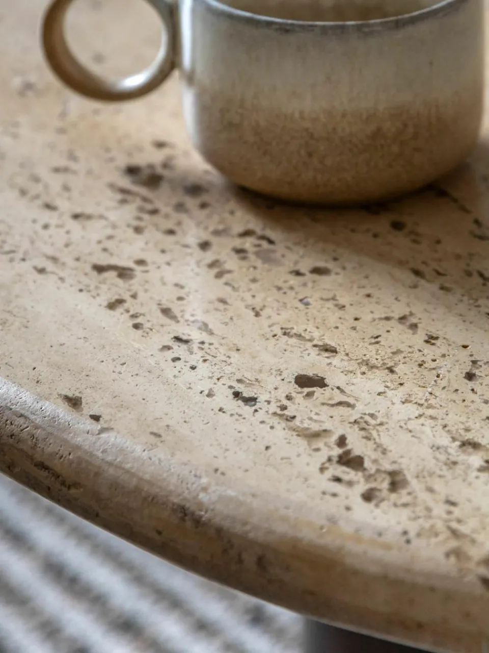 Ronde salontafel Trevi met travertijn tafelblad, Ø 75 cm^Westwing Fashion
