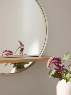 Ronde wandspiegel Kenny met houten plank^Westwing Collection New