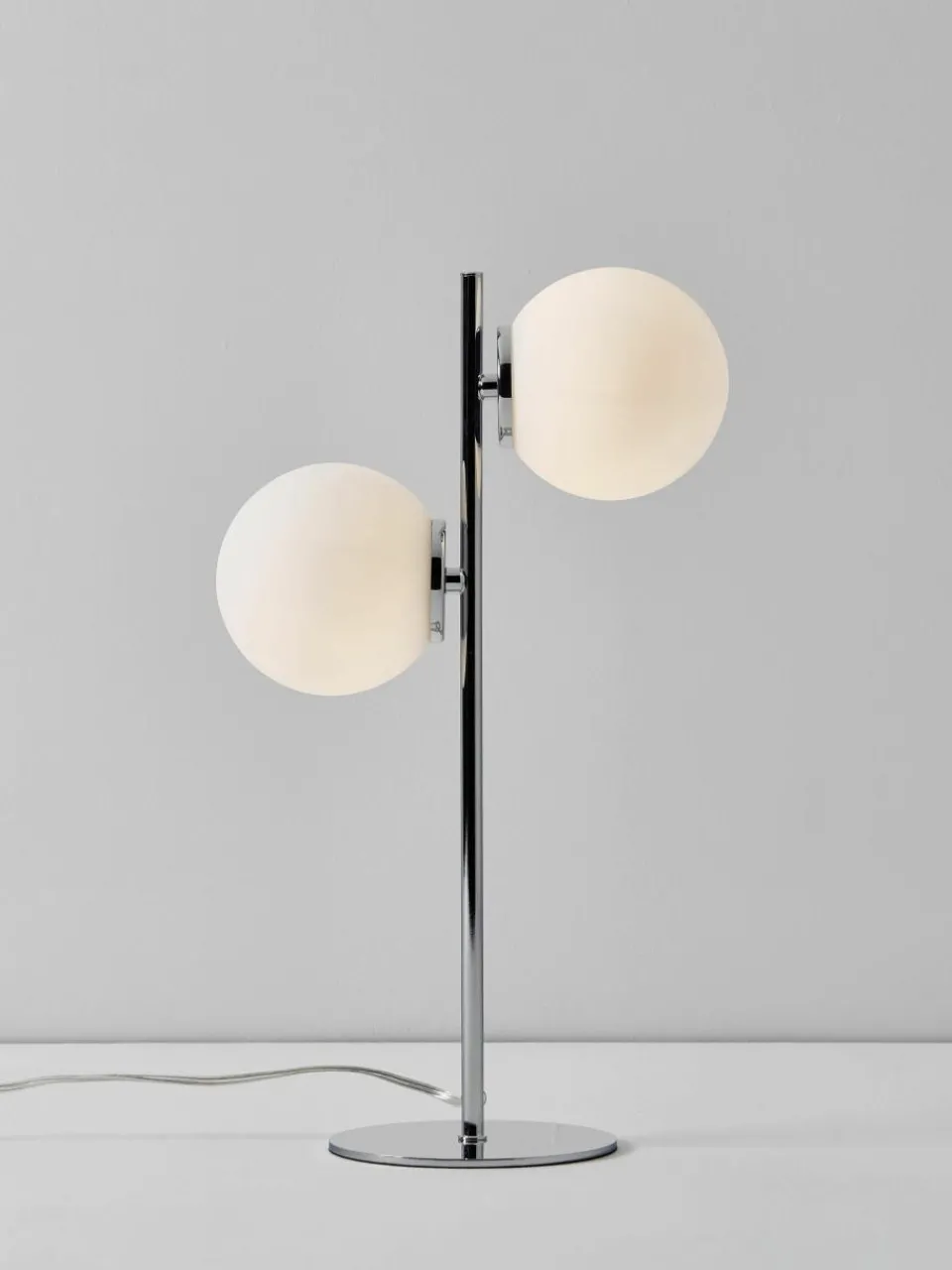 Tafellamp Atlanta van opaalglas^Westwing Collection New