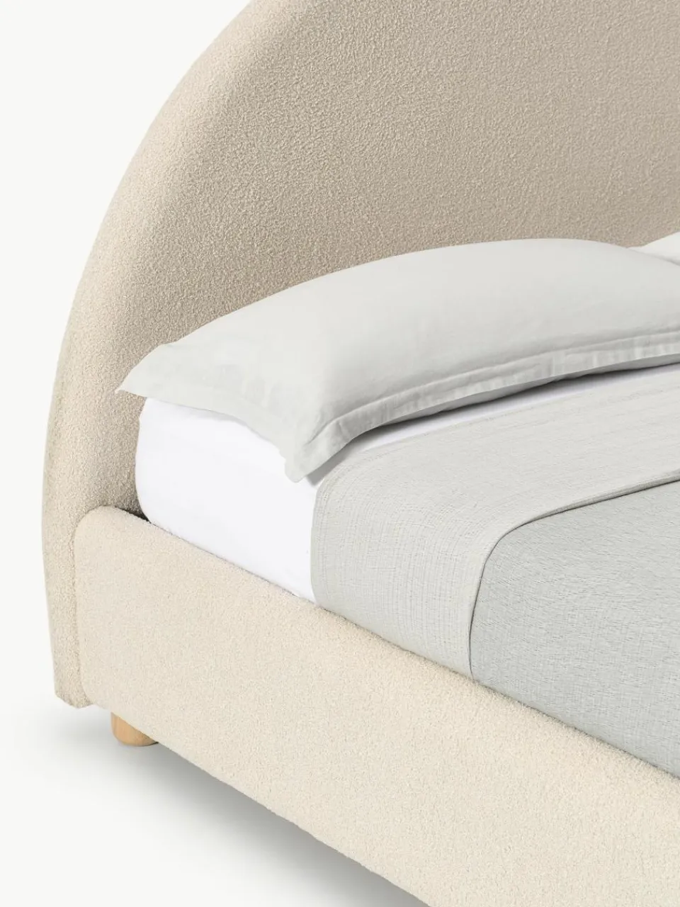 Teddy gestoffeerd bed Ebba met opbergruimte^Westwing Collection New