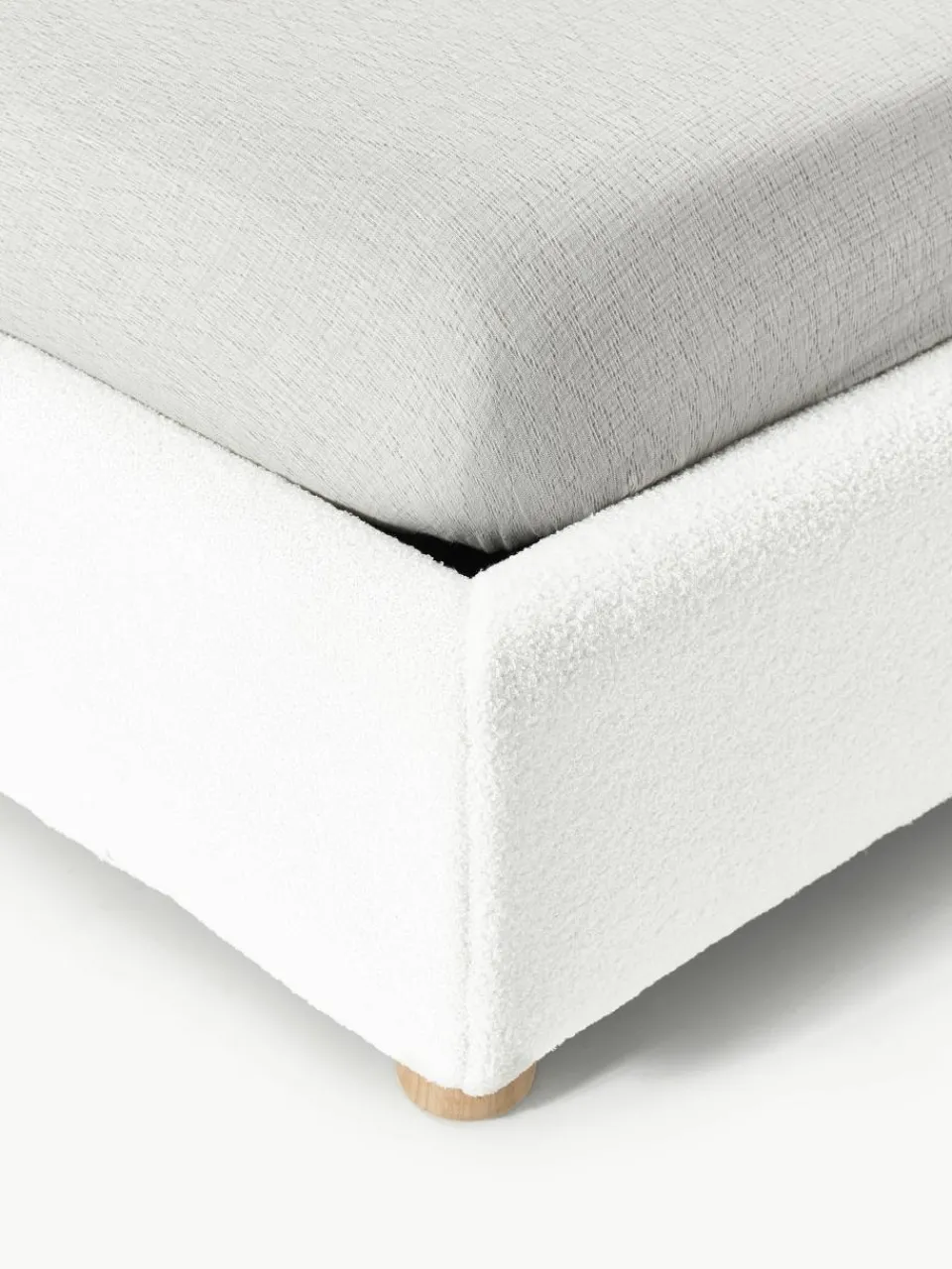 Teddy gestoffeerd bed Ebba^Westwing Collection Fashion