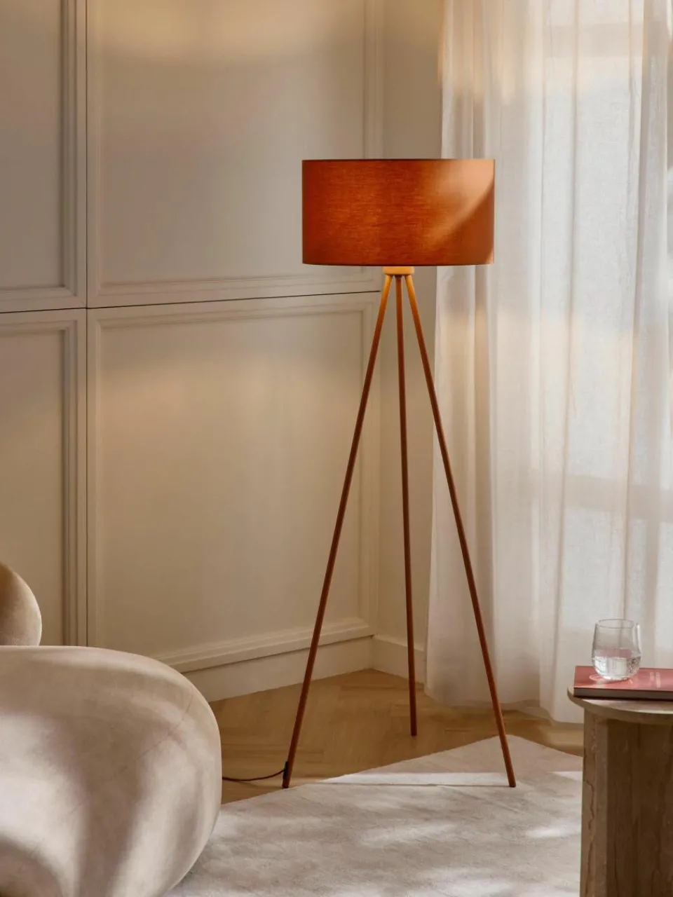 Tripod vloerlamp Cella met stoffen lampenkap^Westwing Collection Fashion