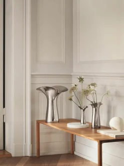 Vaas Bloom Botanica van edelstaal, H 22 cm^GEORG JENSEN Online