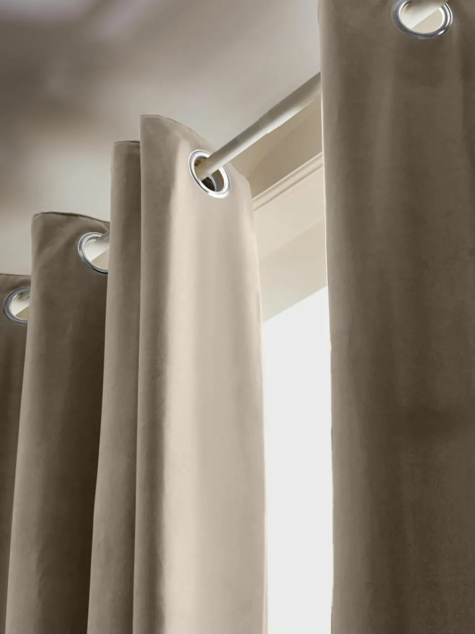 Verduisterend fluwelen gordijn Rush met oogjes, set van 2^Westwing Collection Online