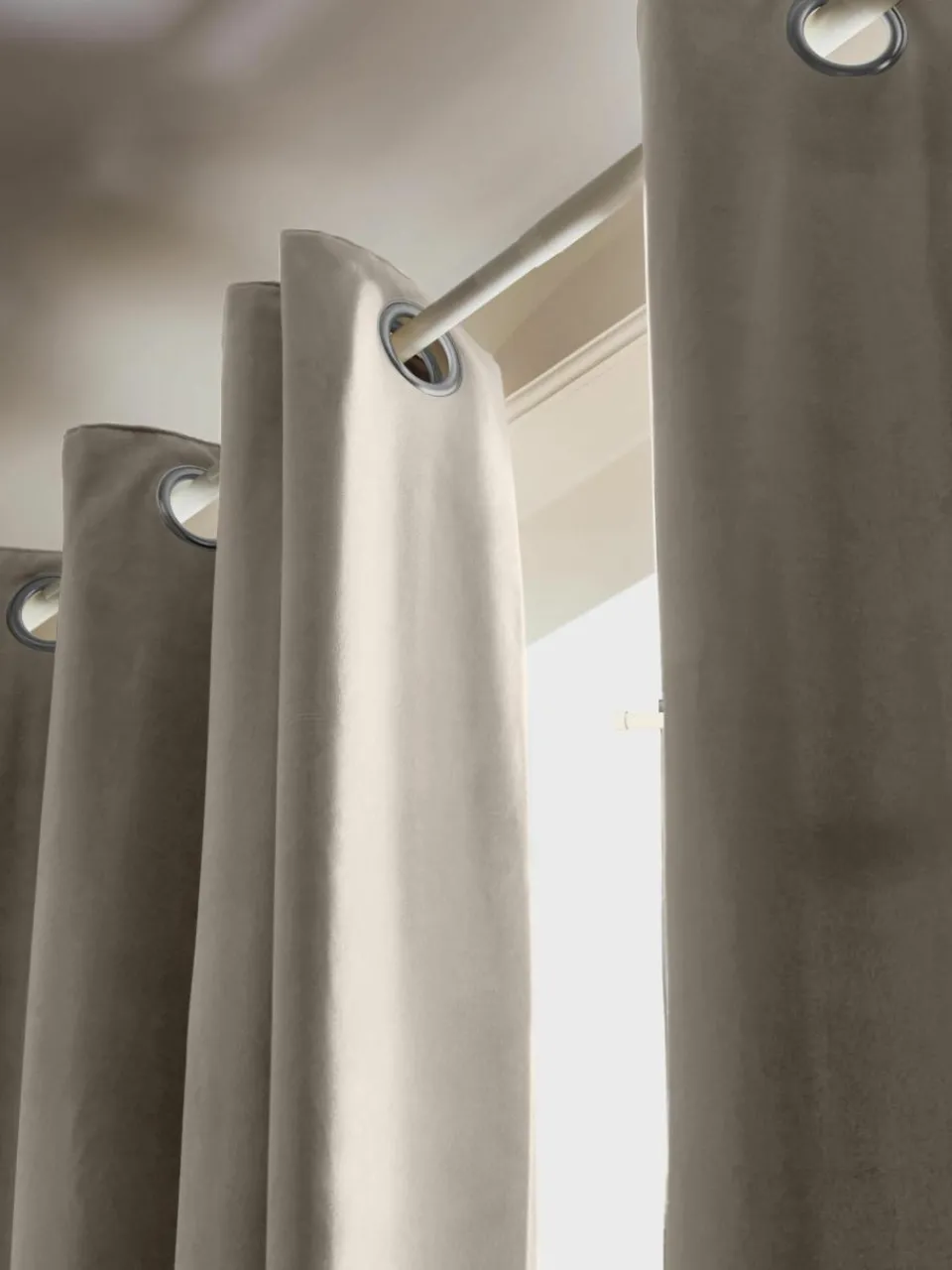 Verduisterend fluwelen gordijn Rush met oogjes, set van 2^Westwing Collection Discount