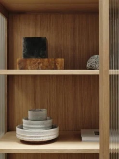 Vitrine Reed met gecanneleerd glas^ferm LIVING Clearance
