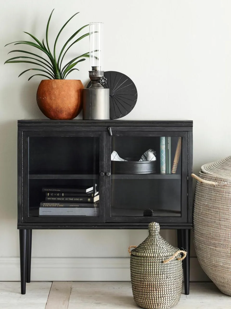 Vitrinekast Betty van mangohout^Ellos Home Discount