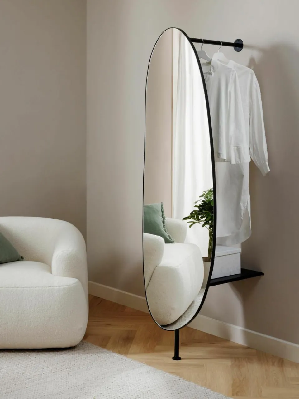 Vloerspiegel Ophelia voor wandbevestiging van metaal^Westwing Collection Clearance