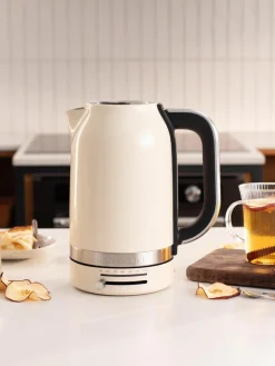 Waterkoker Almond, 1.7 L^KitchenAid Sale
