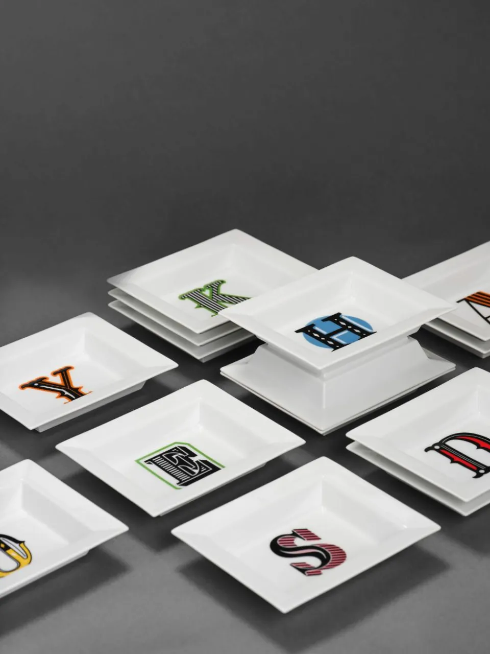 x MEISSEN, handgemaakte vide-pche initialen met decratie^Westwing Collection Online