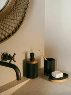 Zeepdispenser Laura met houten decoratie^ANDREA HOUSE Online