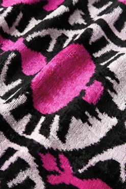Zijden fluwelen kussenhoes Velvety met abstract patroon^Westwing Discount