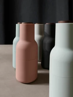 Zout- en pepermolen Bottle Grinder met walnootdeksel, set van 2^Audo Copenhagen New