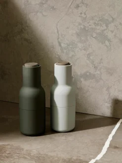 Zout- en pepermolen Bottle Grinder met walnootdeksel, set van 2^Audo Copenhagen Discount